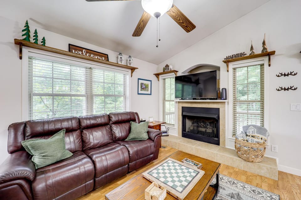 Blue Ridge Mtns Escape: Great for Groups! House in North Carolina