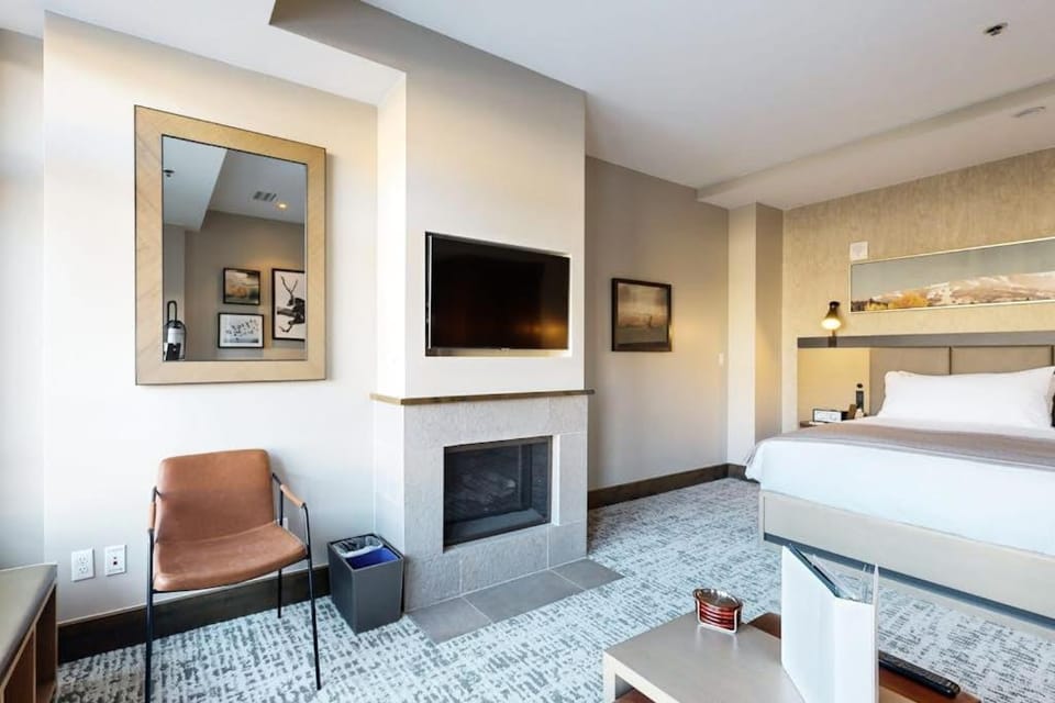 Riverfront Escape #320 Apartment in Avon
