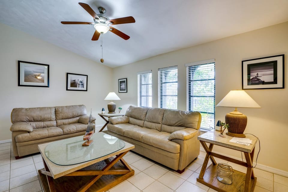 Canal-Front Gem w/ Lanai & Dock in Cape Coral House in Cape Coral