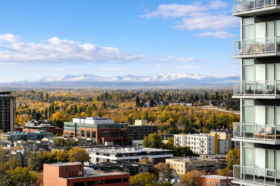 Property building, Nearby landmark, Day, City view, Mountain view