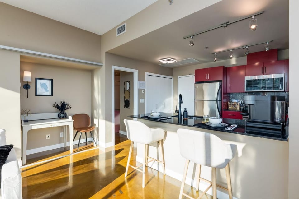 Kitchen or kitchenette, Seating area, Dining area, dishwasher, oven, stove
