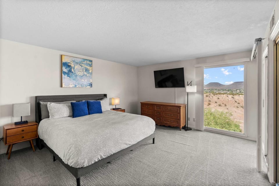 Cozy Condo - Stay for 9 House in St George