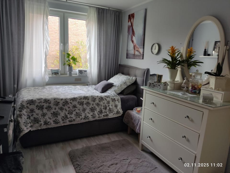Deluxe Einzelzimmer nur für max 1 Nacht buchbar abends rein morgens raus Bed and Breakfast in Bielefeld
