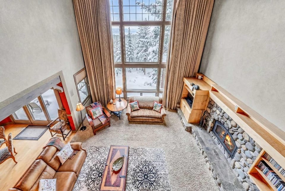 South Tahoe Haven Views Comfort Fun House in South Lake Tahoe