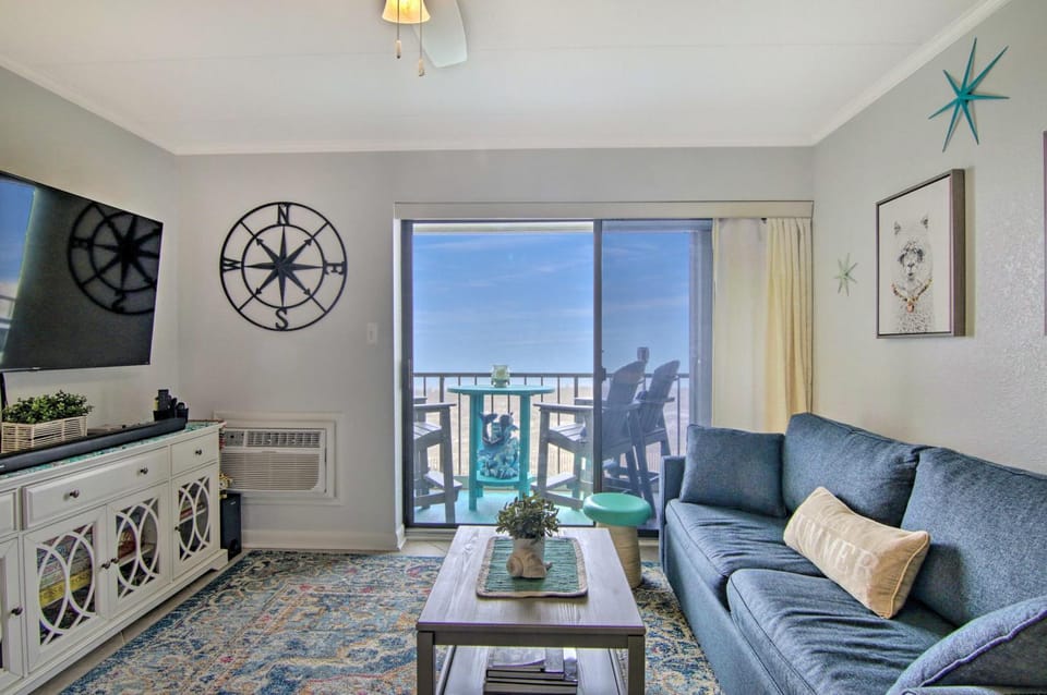 TV and multimedia, View (from property/room), Living room, Seating area