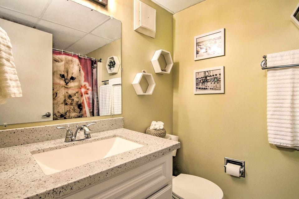 Bathroom, Bath, towels