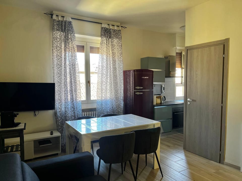 TV and multimedia, Living room, Dining area