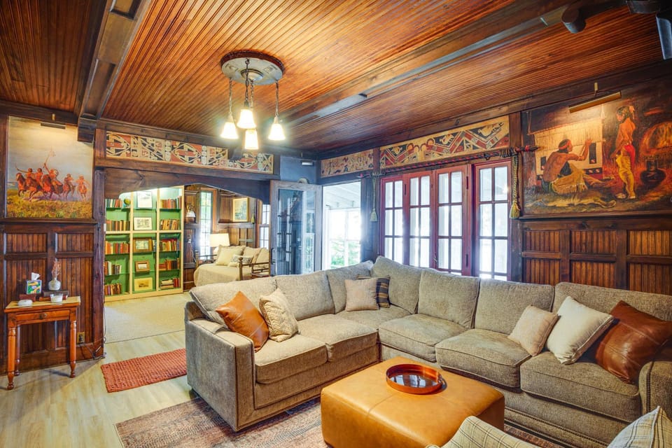Historic Lakefront Home w/ Dock on Green Lake! House in Wisconsin