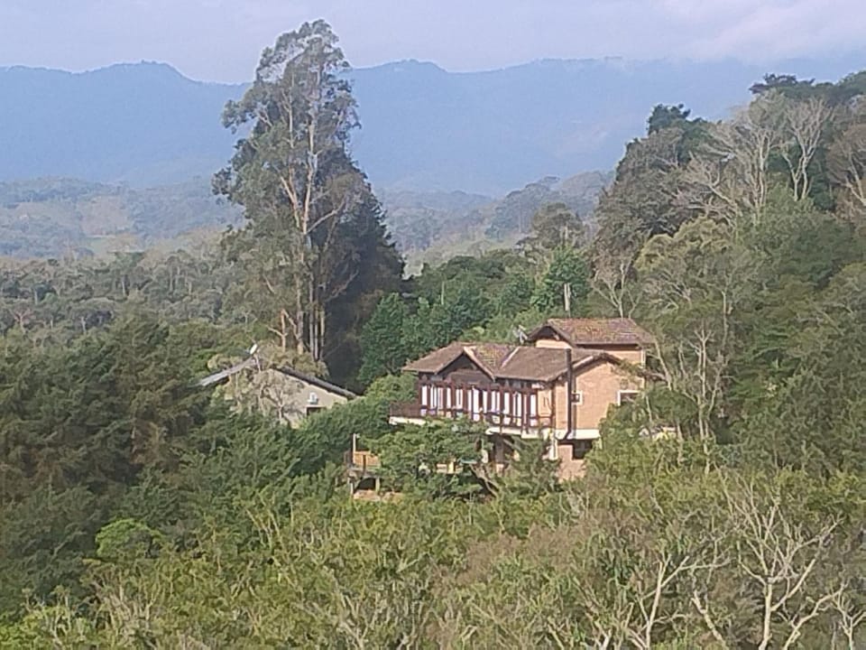 Casa nas montanhas Santo Antônio do Pinhal condominium Country Club House in State of São Paulo