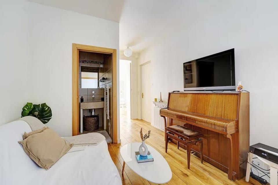 Appartement cosy - Eiffel Tower Apartment in Paris