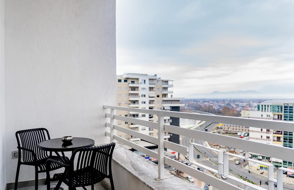 Day, View (from property/room), Balcony/Terrace, Seating area, City view