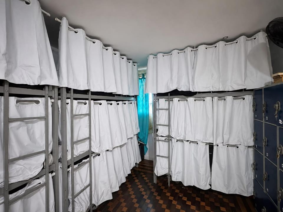 3 min da Praia de Copacabana - Apartamento compartilhado AV Hostel in Rio de Janeiro