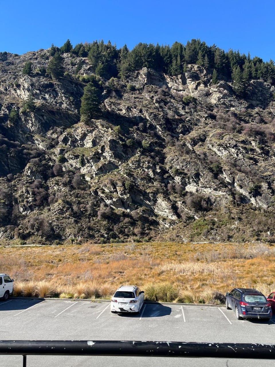 Neighbourhood, Natural landscape, Mountain view, Parking