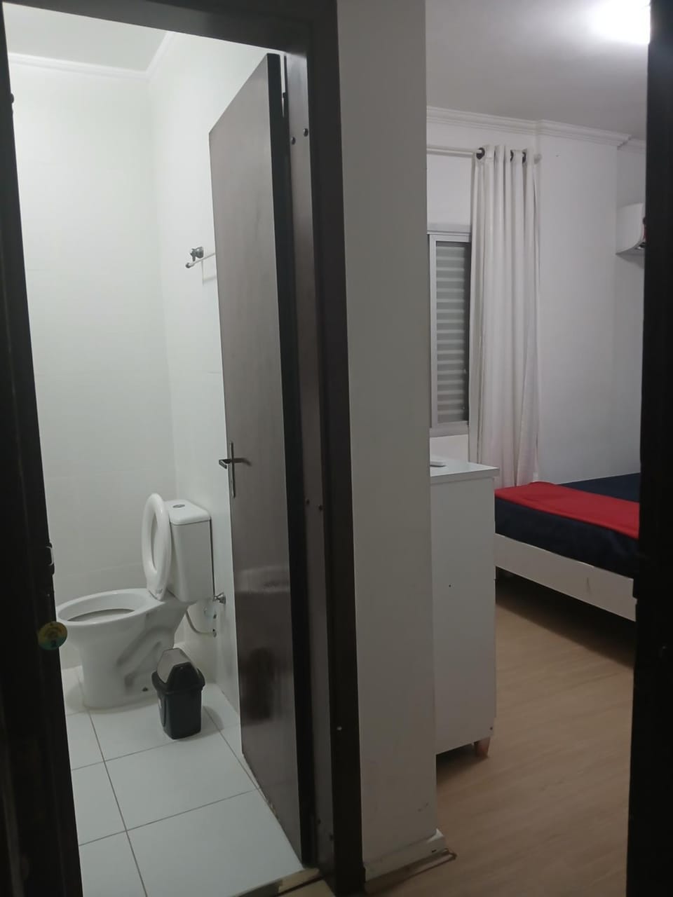 Bed, Bathroom, Photo of the whole room, Bedroom