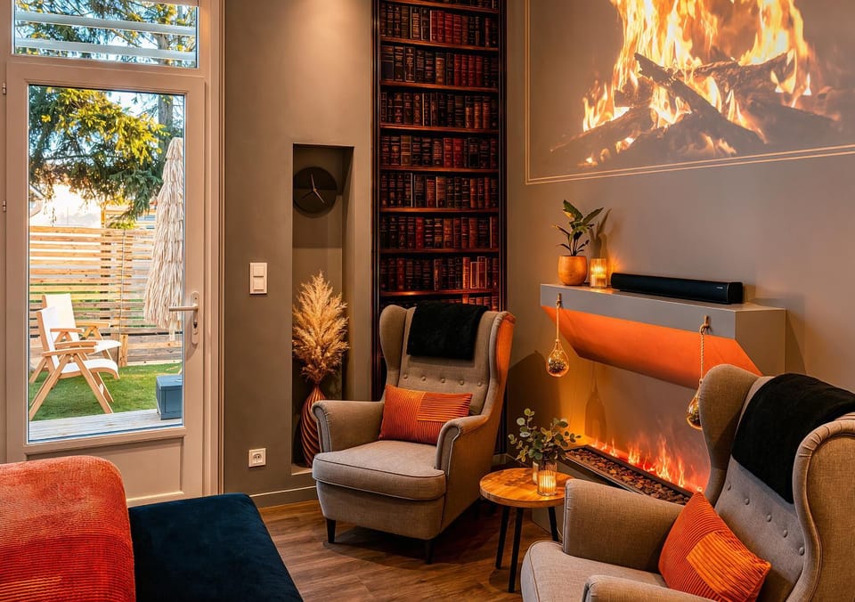 Patio, TV and multimedia, Living room, Seating area, fireplace