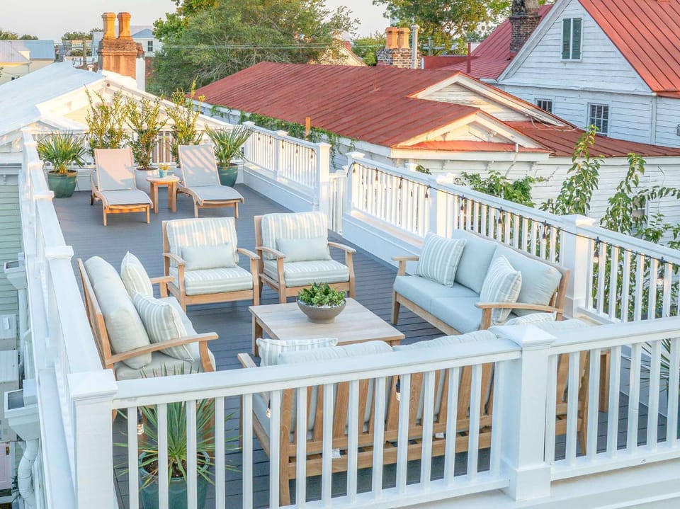 Rooftop & Hot Tub & Parking - 3 Blocks to King House in Charleston