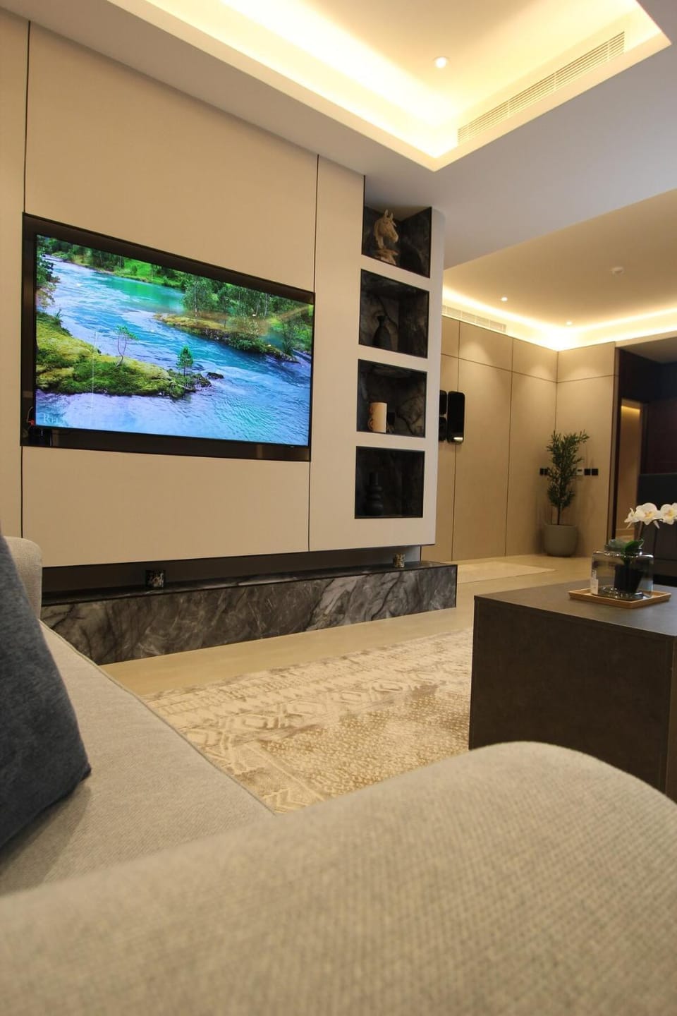 TV and multimedia, Evening entertainment