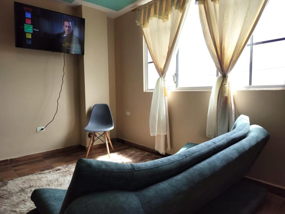 Communal lounge/ TV room, TV and multimedia, Living room, Evening entertainment