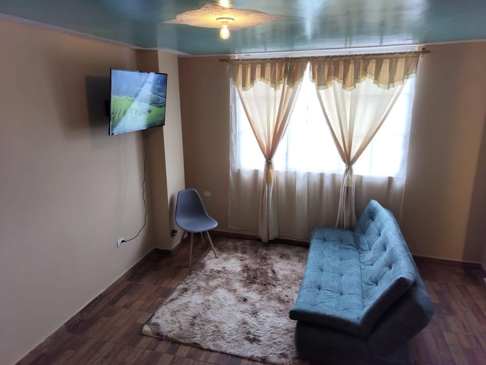 Communal lounge/ TV room, TV and multimedia, Living room, Seating area, Evening entertainment