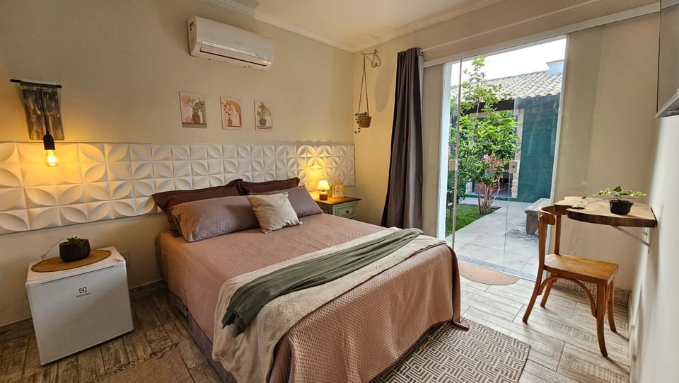 Bed, Photo of the whole room, air conditioner