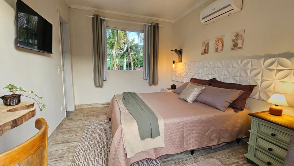 Bed, TV and multimedia, Photo of the whole room, Bedroom, air conditioner
