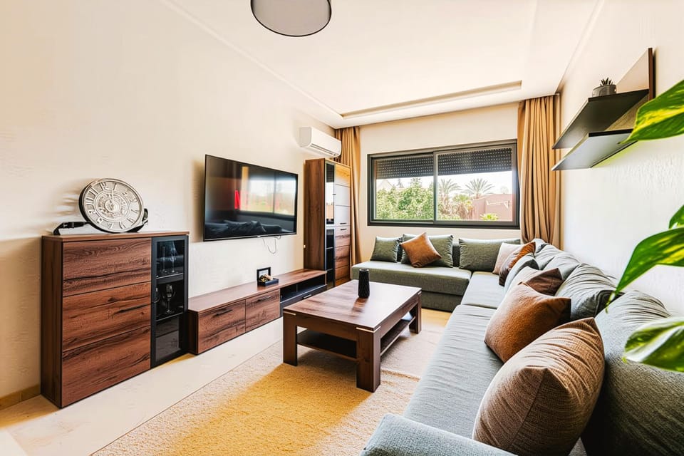 Communal lounge/ TV room, TV and multimedia, Living room, Seating area, Evening entertainment