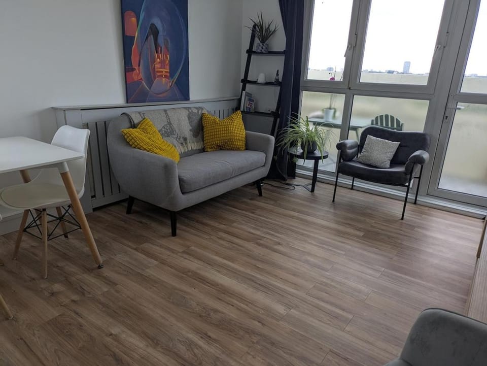 Stylish 1 Bedroom Flat in Old Street Apartment in London Borough of Islington