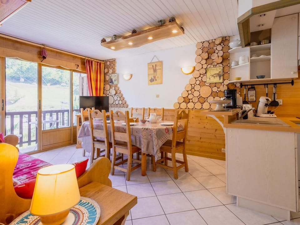 Appartement 3 pièces pour 6 pers. avec balcon, animaux acceptés - FR-1-263-618 Apartment in Auvergne-Rhône-Alpes