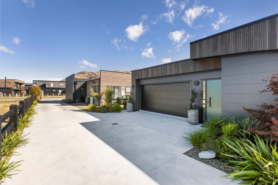 Property building, Spring, Day