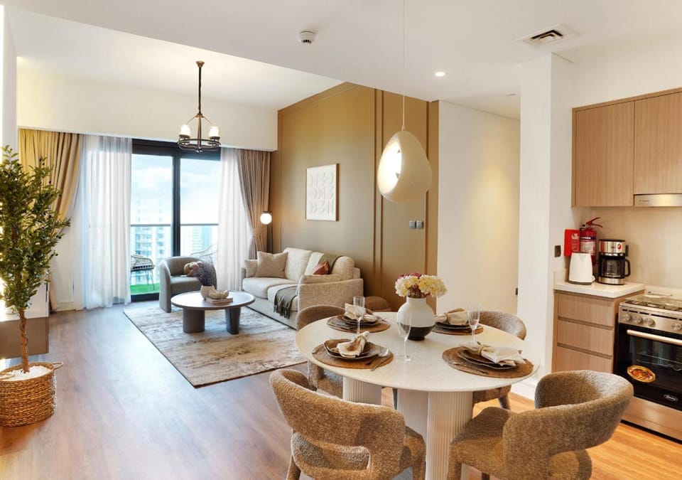 Living room, Dining area