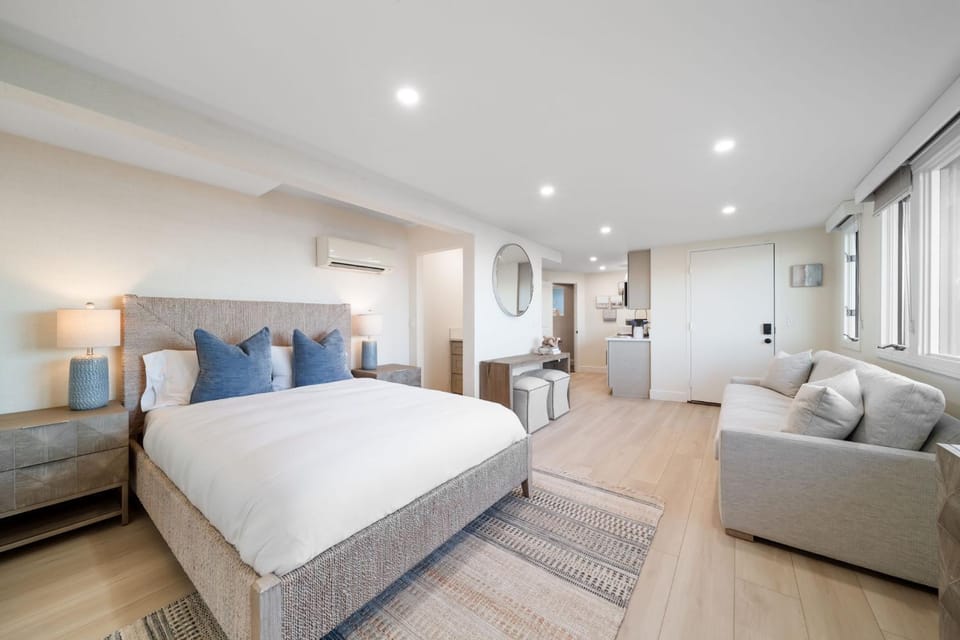 New Modern Studio - Stunning Ocean view Apartment in La Jolla