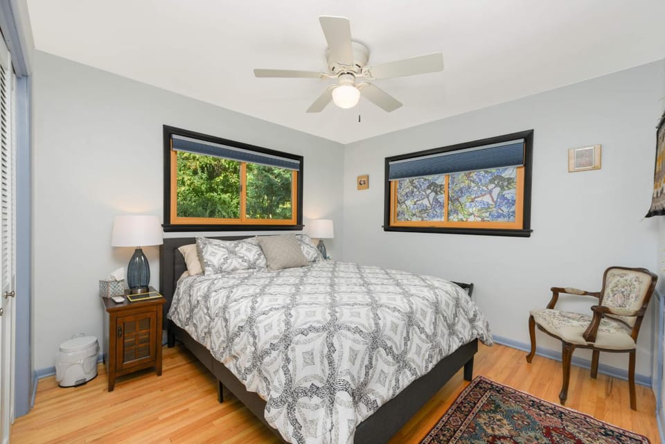 Bed, Photo of the whole room, Bedroom