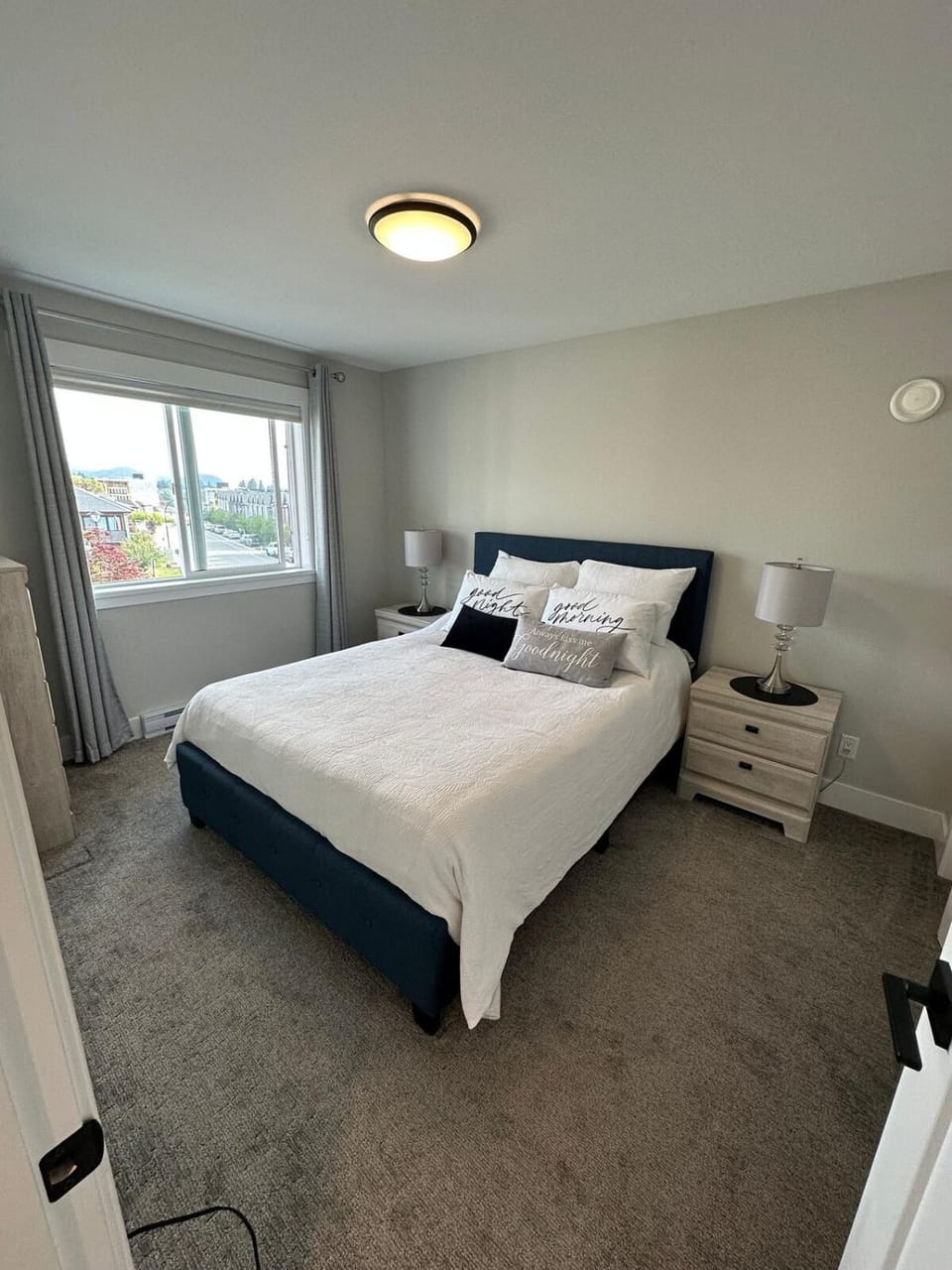 Modern One-Bedroom Retreat in Bear Mountain Apartment in Langford