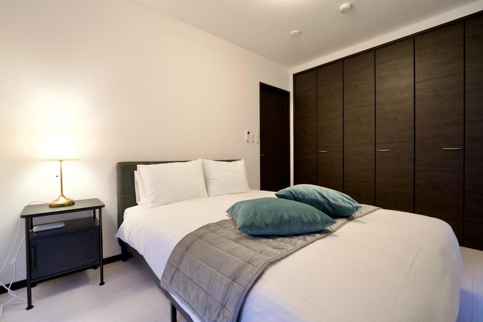 Bed, Photo of the whole room, Bedroom, wardrobe