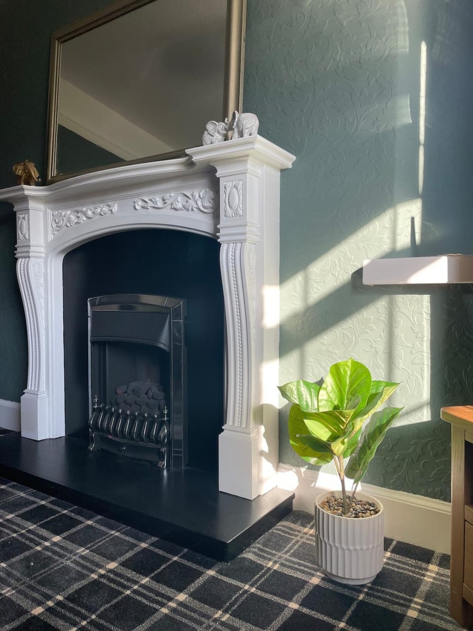 Living room, fireplace