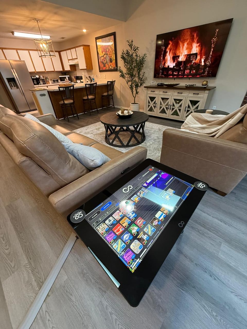 Communal lounge/ TV room, TV and multimedia, Living room, Seating area, Evening entertainment