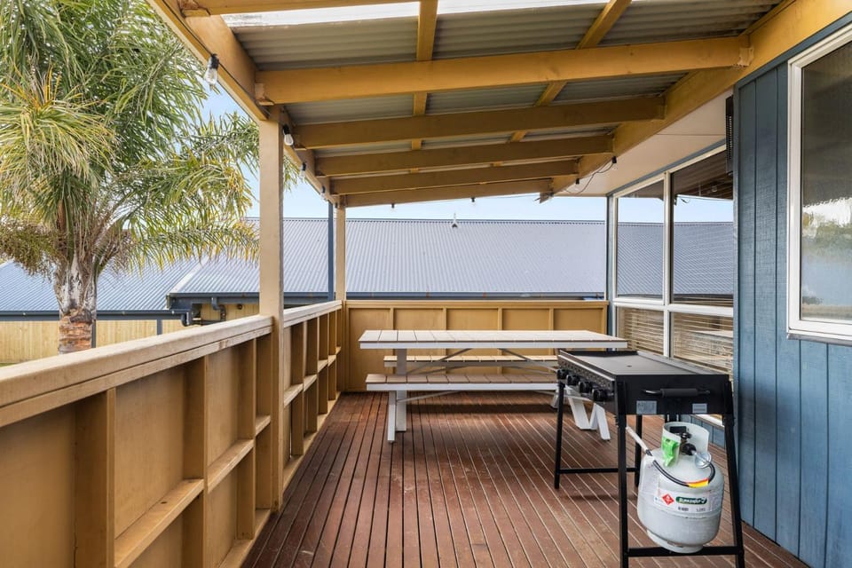 Dragonfly Beach House House in Victoria