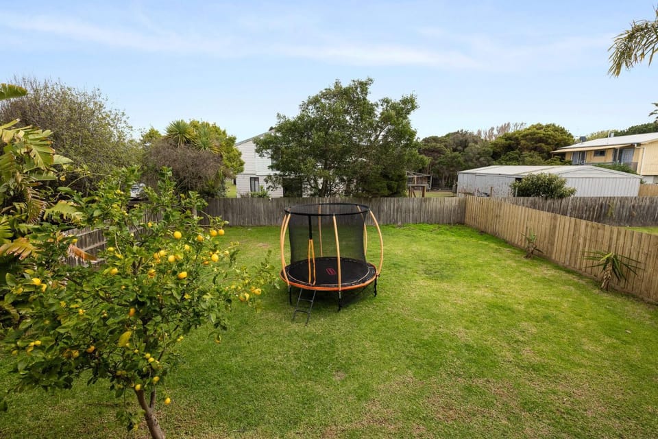 Dragonfly Beach House House in Victoria