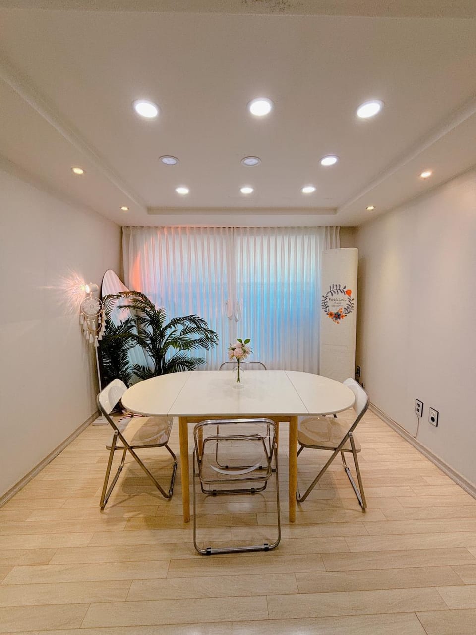 Living room, Dining area