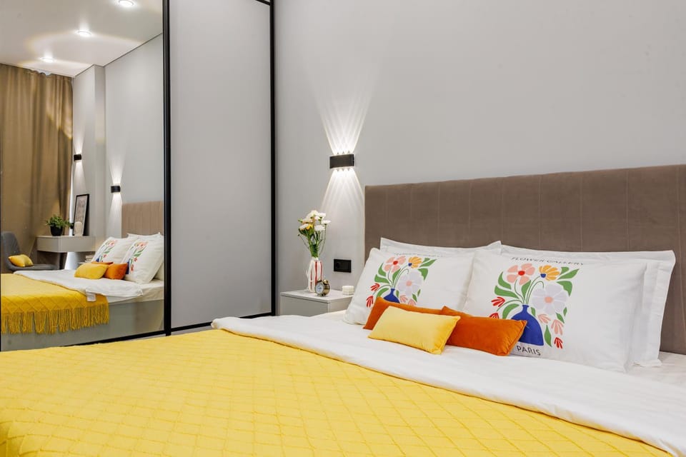 Bed, Photo of the whole room, Bedroom, wardrobe