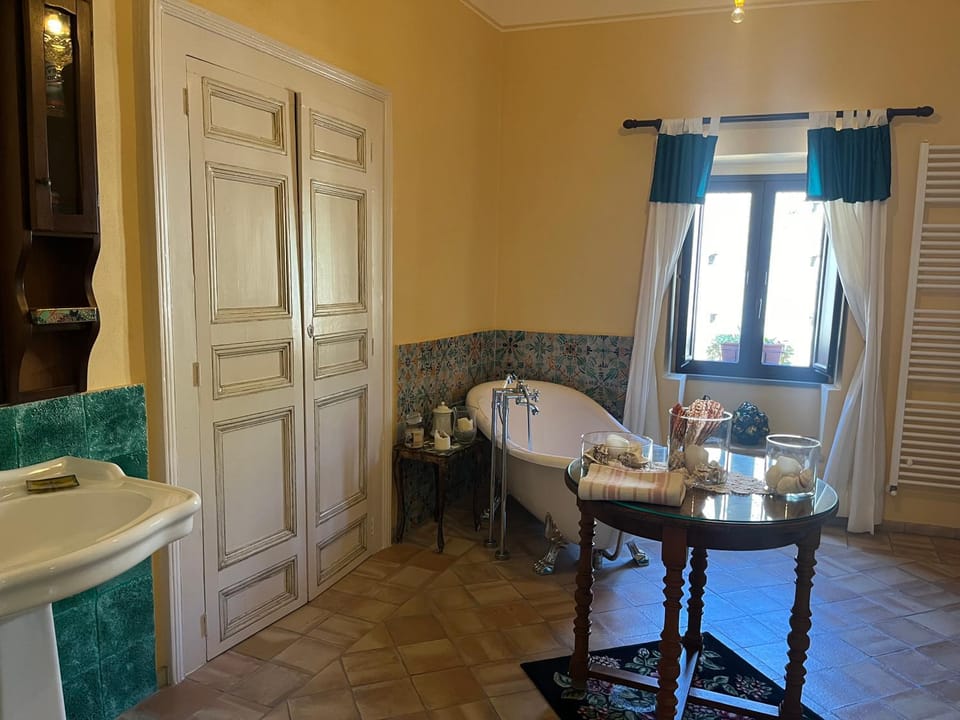 Bathroom, Bath