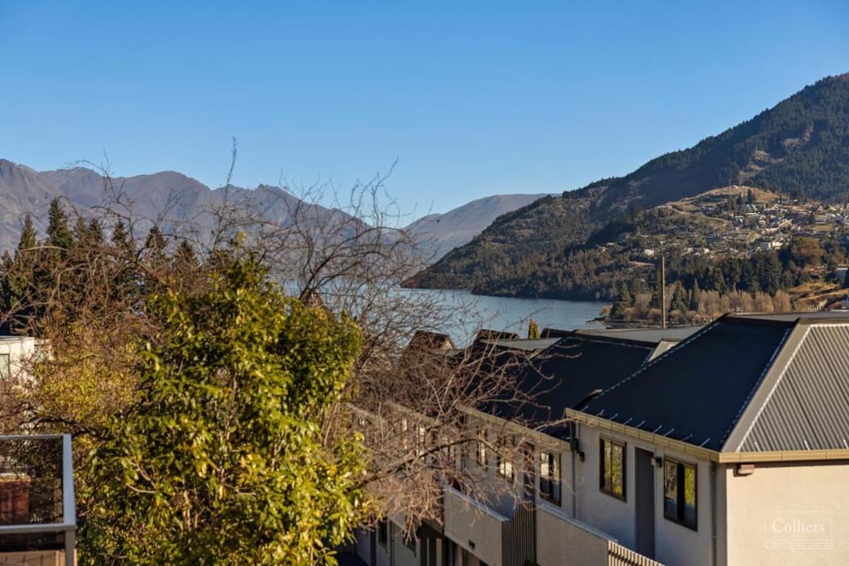 Central Queenstown Residence House in Queenstown