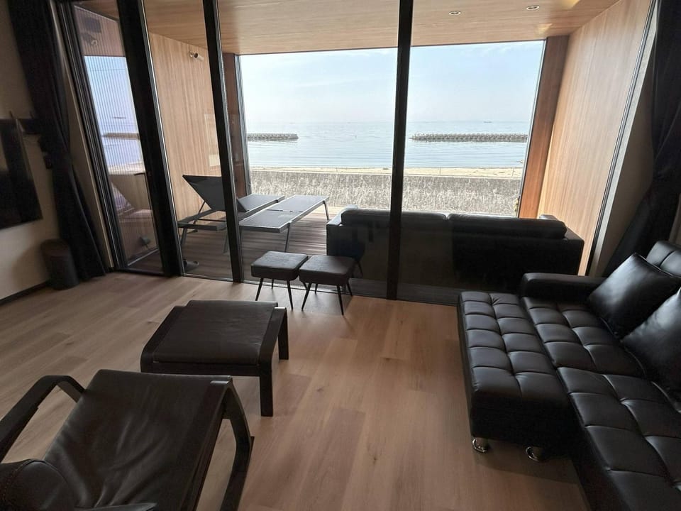 Living room, Sea view