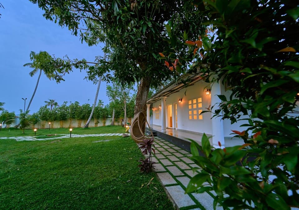 Property building, Spring, Day, Garden, Garden, Garden view