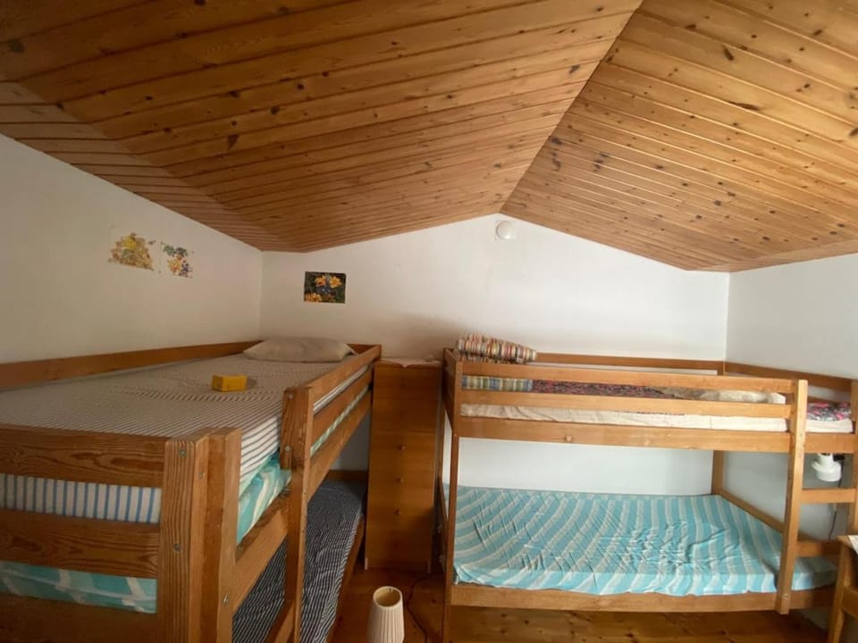 bunk bed