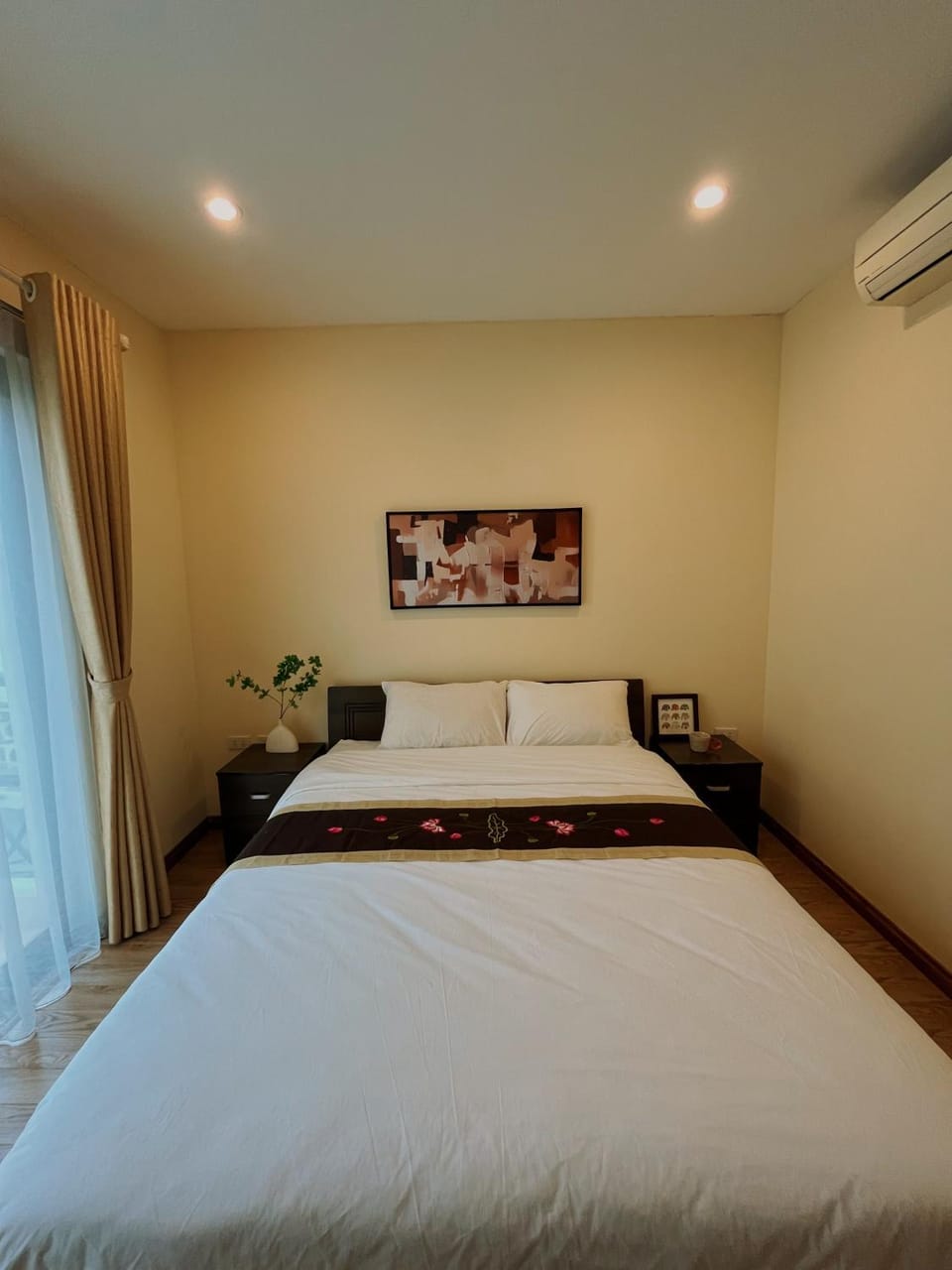 Serenity Apartment 2 Bedroom Apartment in quiet Westlake Area Apartment in Laos