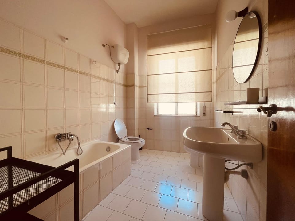 Toilet, Bathroom, Bath