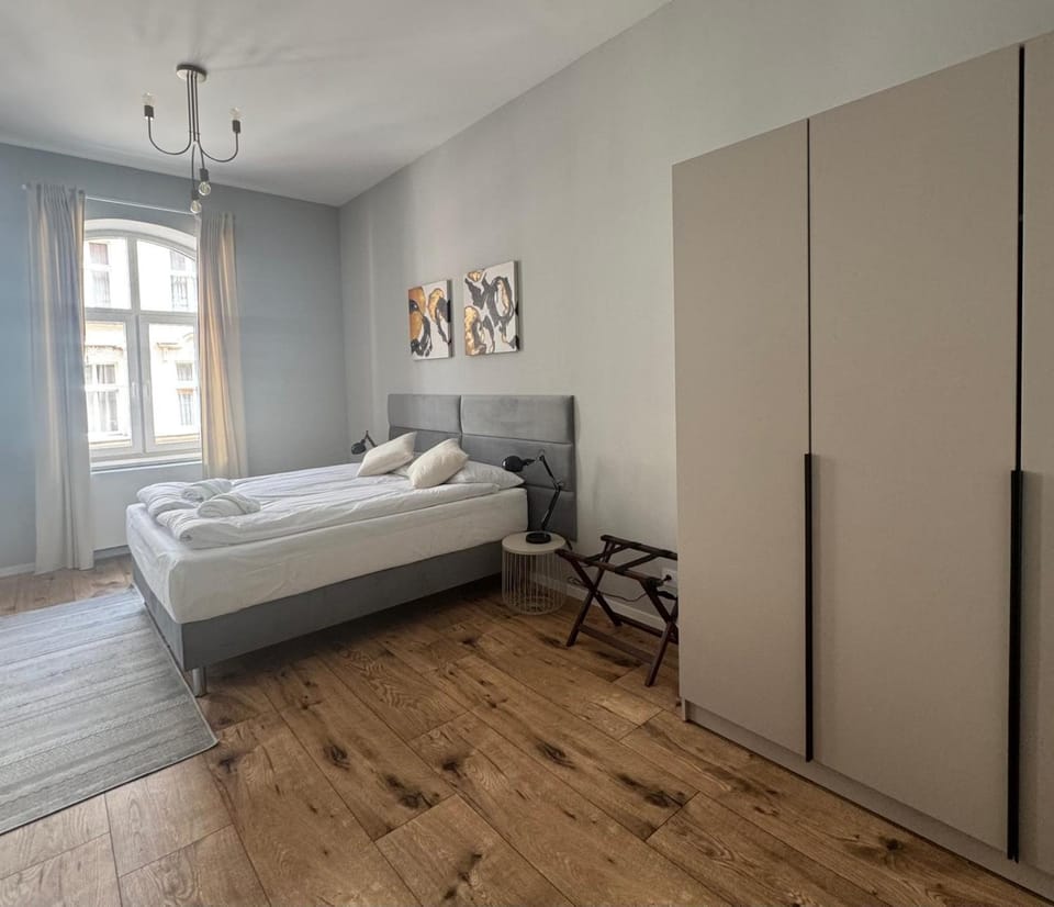 Bed, Photo of the whole room, Bedroom, wardrobe