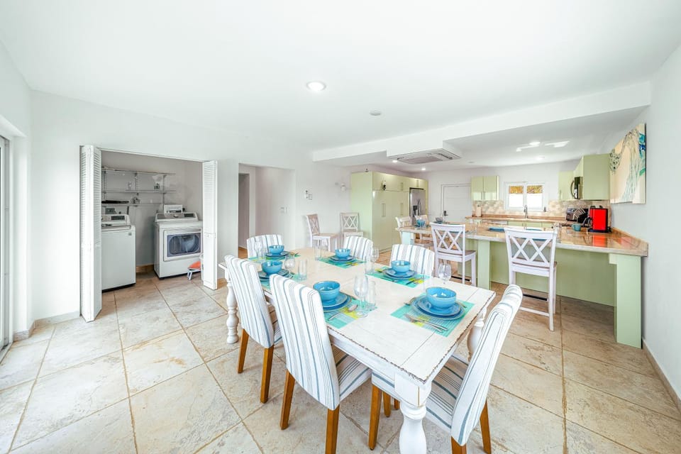 Dining area, laundry, kitchen