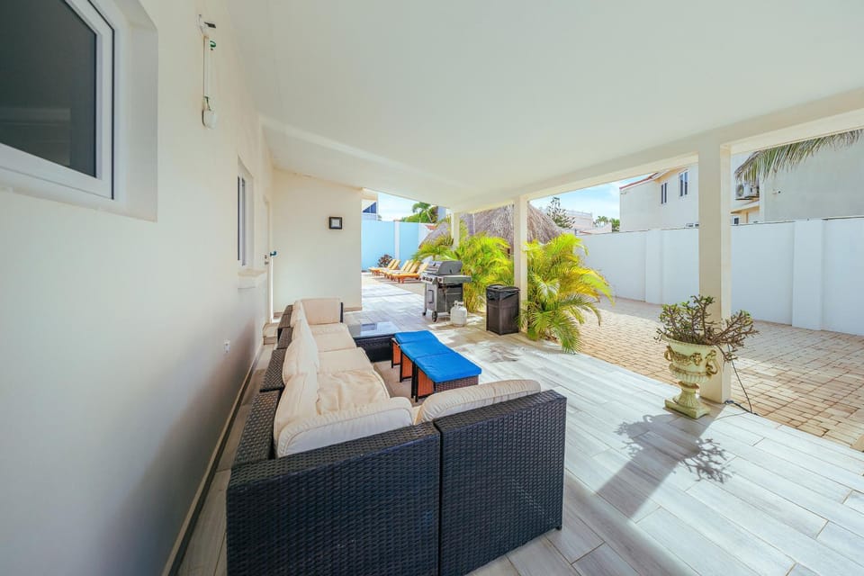 Patio, BBQ facilities, Seating area
